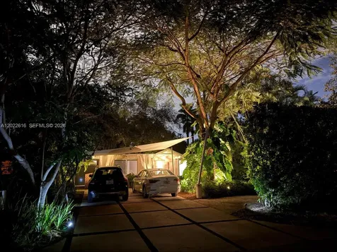 6851 SW 77th Terrace South Miami FL 33143