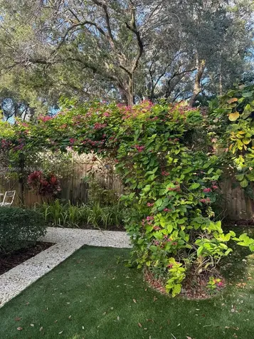 6851 SW 77th Terrace South Miami FL 33143