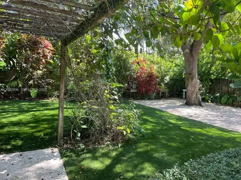 6851 SW 77th Terrace South Miami FL 33143