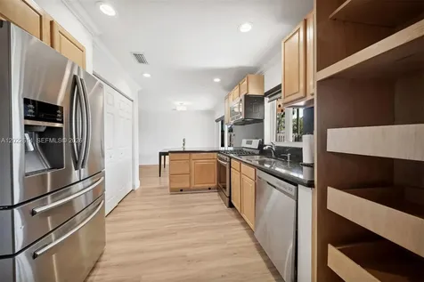 9650 NW 24th Street Sunrise FL 33322