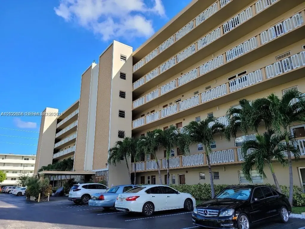 319 NE 14th Avenue Hallandale Beach FL 33009
