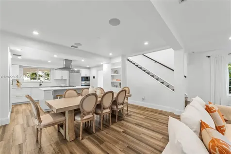 5236 Pine Tree Drive Miami Beach FL 33140