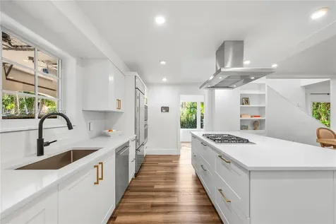 5236 Pine Tree Drive Miami Beach FL 33140