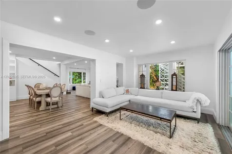 5236 Pine Tree Drive Miami Beach FL 33140