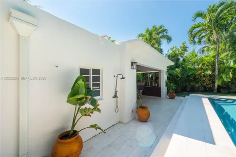 5236 Pine Tree Drive Miami Beach FL 33140