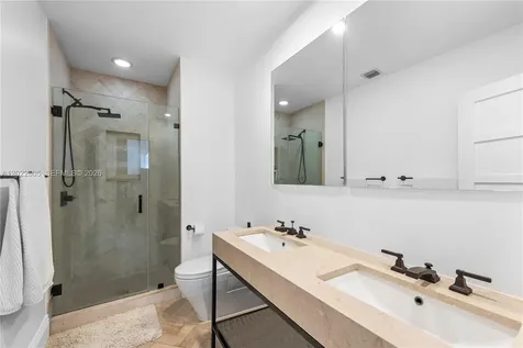 5236 Pine Tree Drive Miami Beach FL 33140