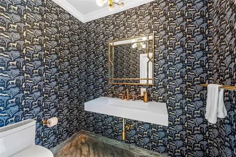 5236 Pine Tree Drive Miami Beach FL 33140