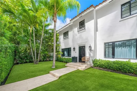 5236 Pine Tree Drive Miami Beach FL 33140