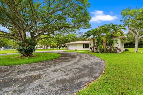 6801 SW 102nd Avenue Miami FL 33173