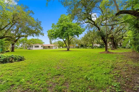 6801 SW 102nd Avenue Miami FL 33173
