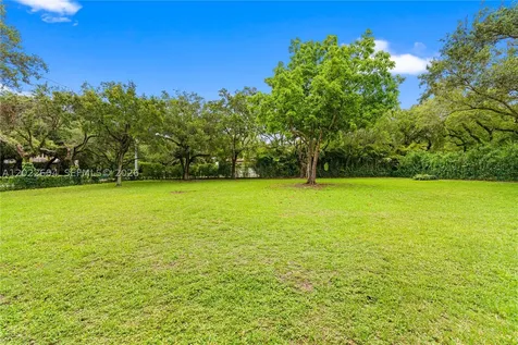 6801 SW 102nd Avenue Miami FL 33173