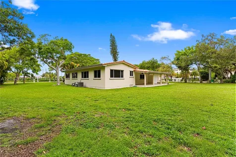 6801 SW 102nd Avenue Miami FL 33173