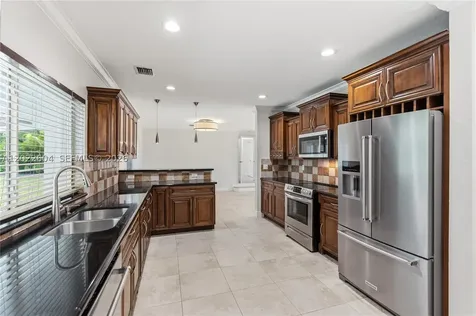 6801 SW 102nd Avenue Miami FL 33173