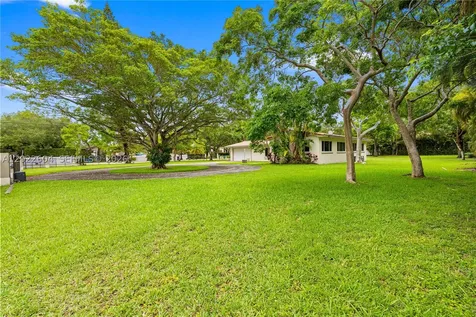 6801 SW 102nd Avenue Miami FL 33173