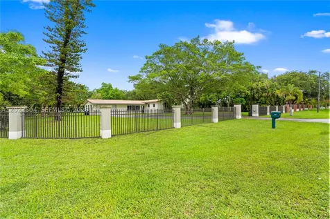 6801 SW 102nd Avenue Miami FL 33173