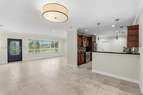 6801 SW 102nd Avenue Miami FL 33173