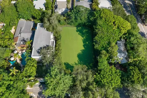 3729 Kumquat Avenue Miami FL 33133