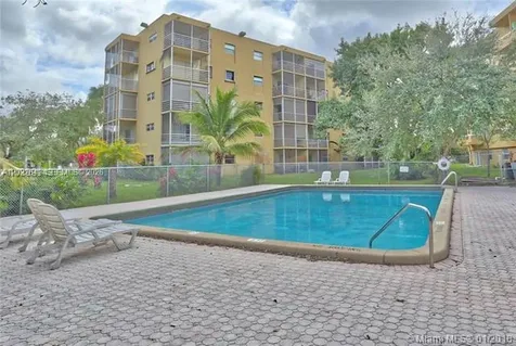 4147 Stirling Road Dania Beach FL 33314