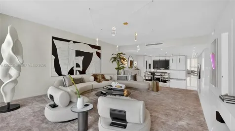 300 Biscayne Blvd Way Miami FL 33131