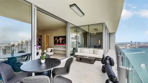 300 Biscayne Blvd Way Miami FL 33131