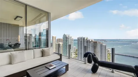 300 Biscayne Blvd Way Miami FL 33131