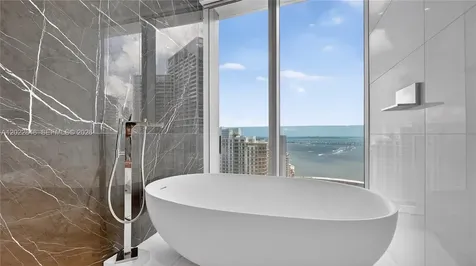 300 Biscayne Blvd Way Miami FL 33131