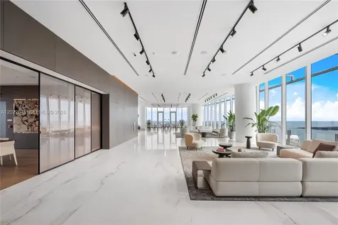300 Biscayne Blvd Way Miami FL 33131