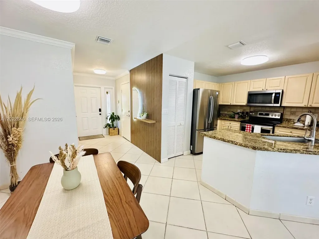 8952 NW 38th Drive Coral Springs FL 33065