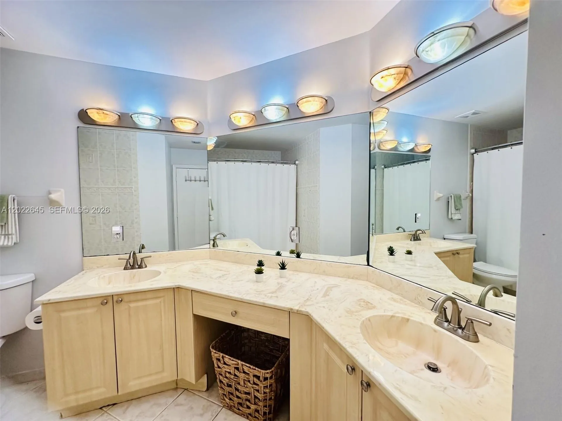 8952 NW 38th Drive Coral Springs FL 33065
