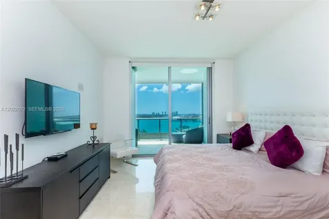 900 Biscayne Boulevard Miami FL 33132