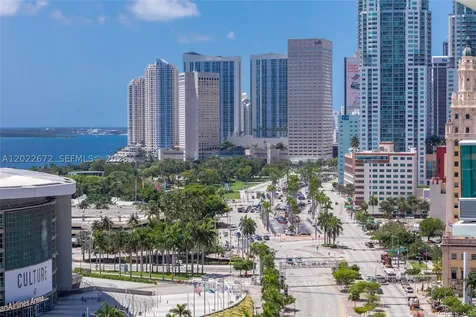 900 Biscayne Boulevard Miami FL 33132