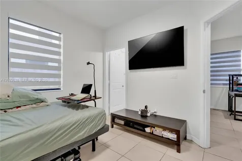 2484 SE 1st Street Homestead FL 33033