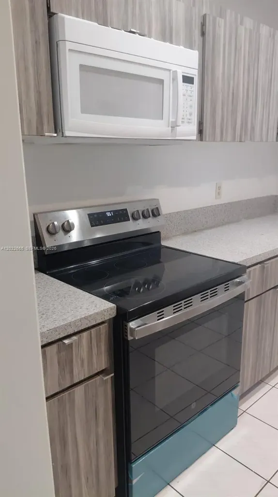 5420 NW 11th Street Plantation FL 33313