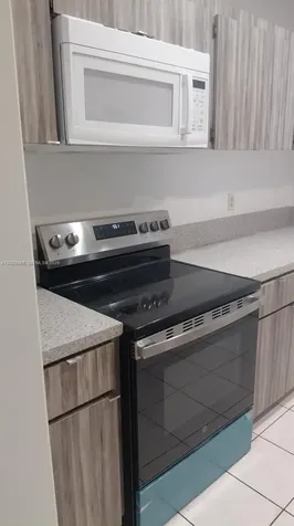 5420 NW 11th Street Plantation FL 33313