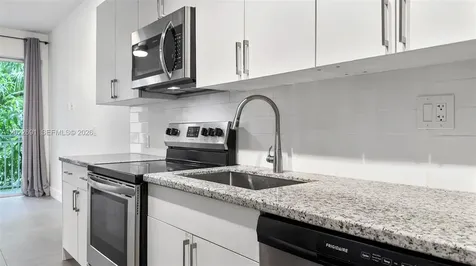 1536 NW 15th Avenue Miami FL 33125