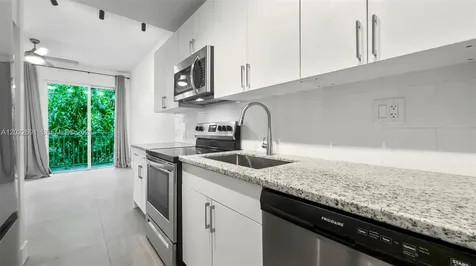 1536 NW 15th Avenue Miami FL 33125