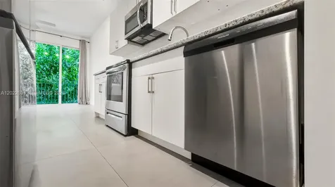 1536 NW 15th Avenue Miami FL 33125
