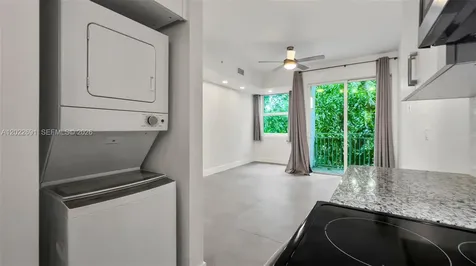 1536 NW 15th Avenue Miami FL 33125