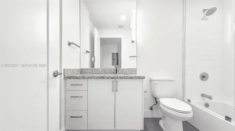 1536 NW 15th Avenue Miami FL 33125