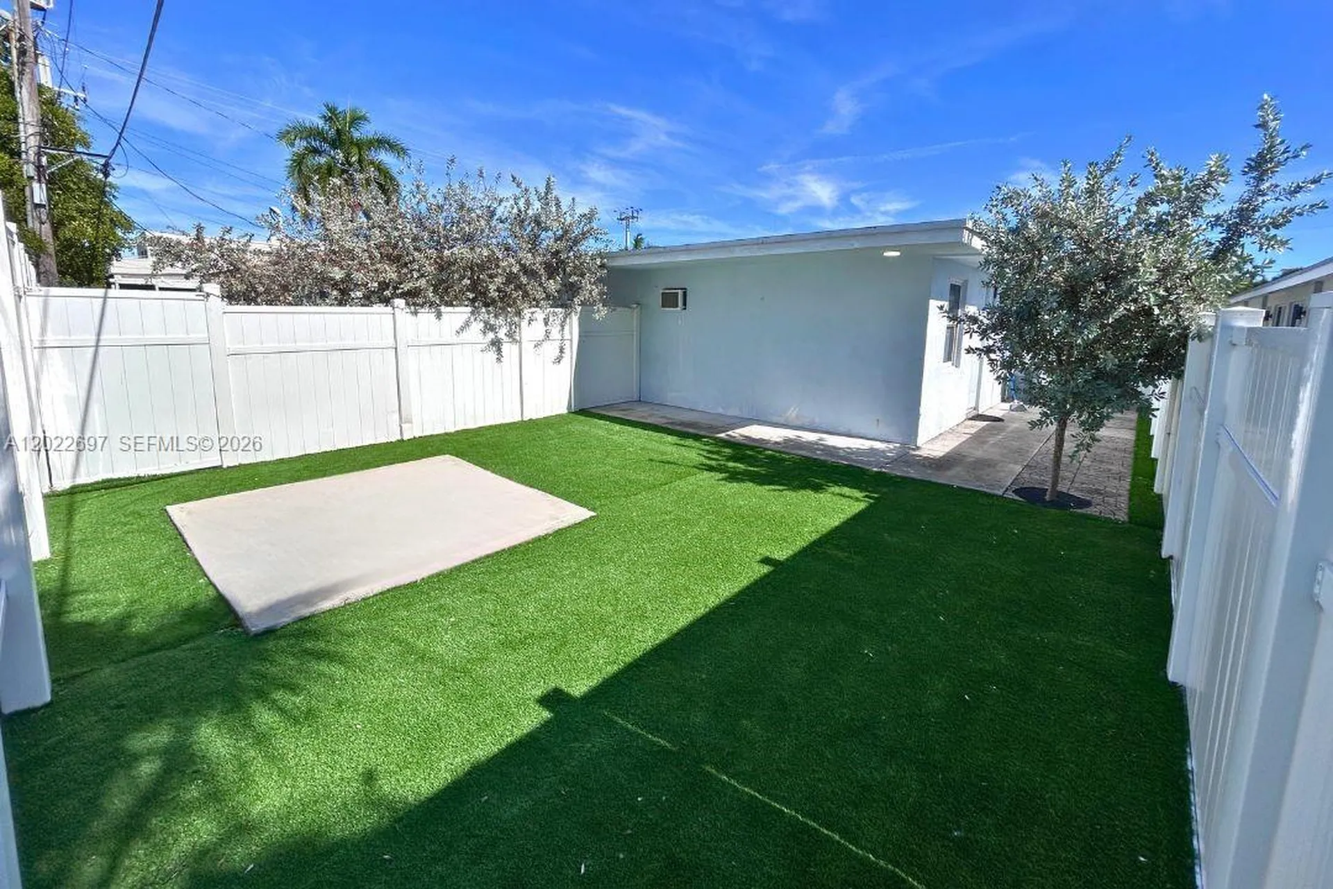 1041 NE 9th Avenue Fort Lauderdale FL 33304