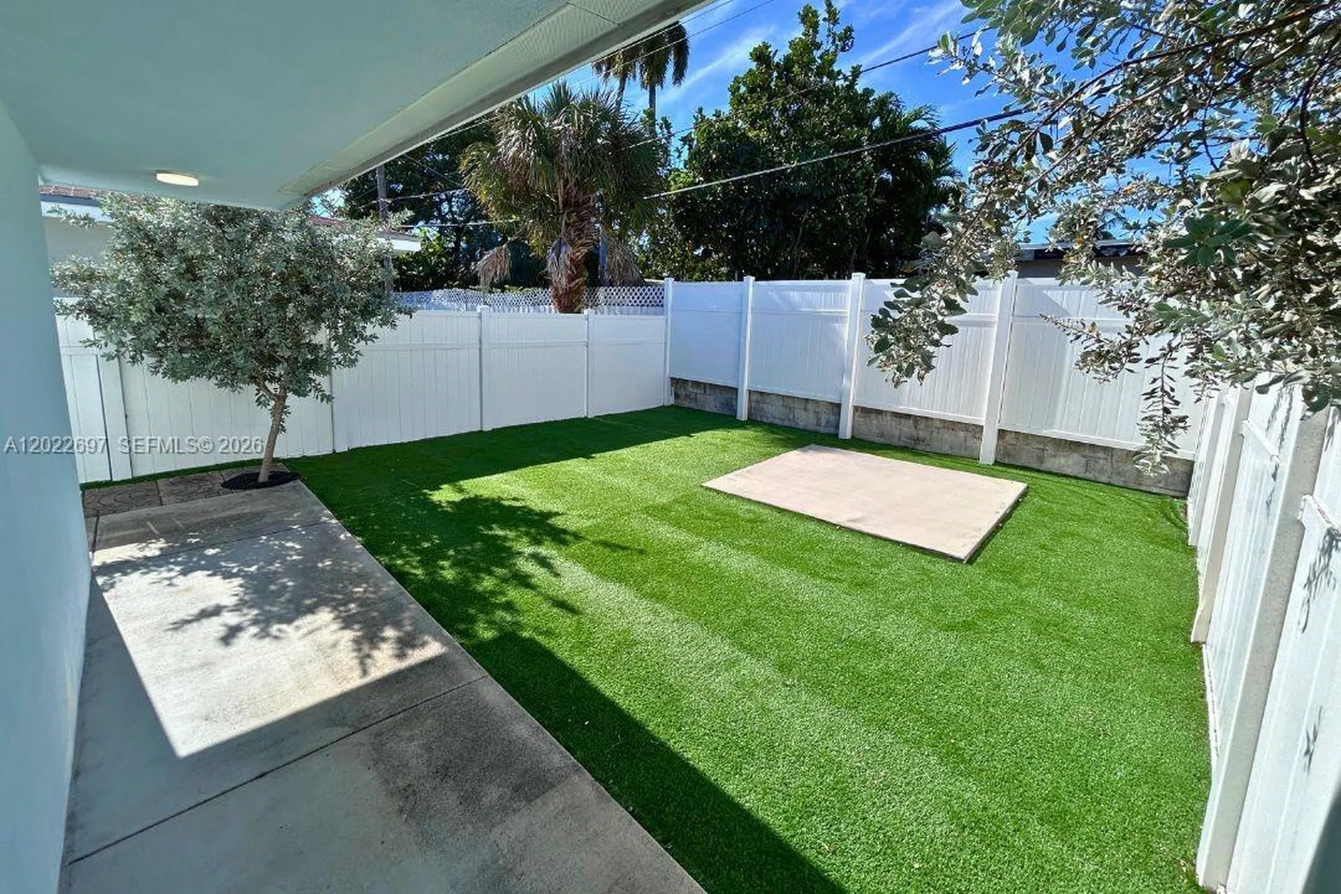 1041 NE 9th Avenue Fort Lauderdale FL 33304