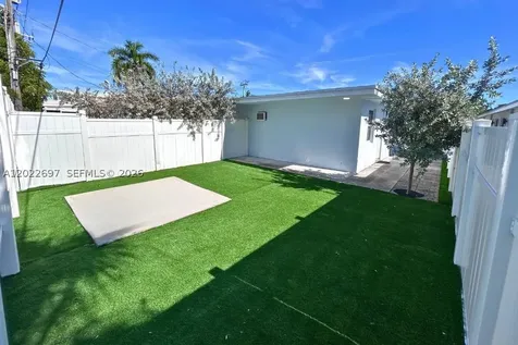 1041 NE 9th Avenue Fort Lauderdale FL 33304