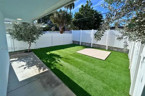 1041 NE 9th Avenue Fort Lauderdale FL 33304