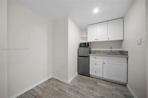1041 NE 9th Avenue Fort Lauderdale FL 33304