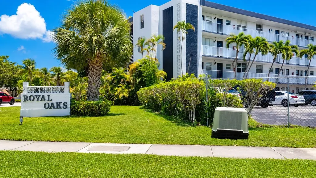 447 NE 195th Street Miami FL 33179