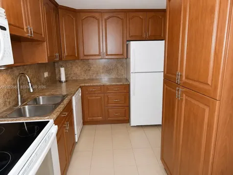 447 NE 195th Street Miami FL 33179