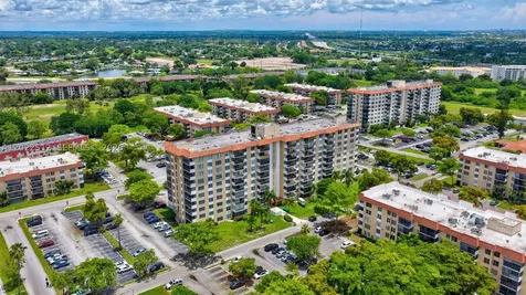 4174 Inverrary Drive Lauderhill FL 33319