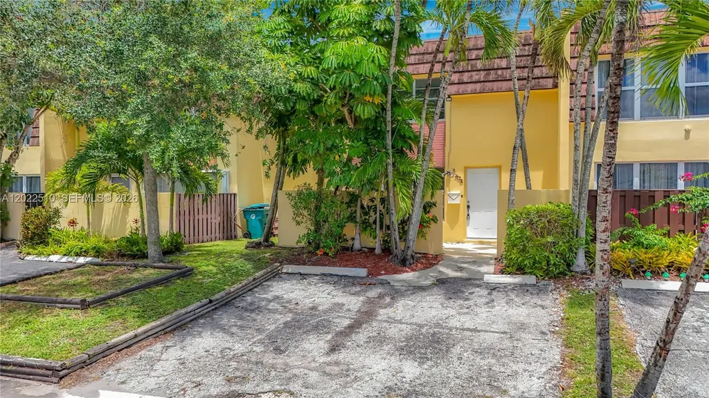 3702 SW 60th Terrace Davie FL 33314
