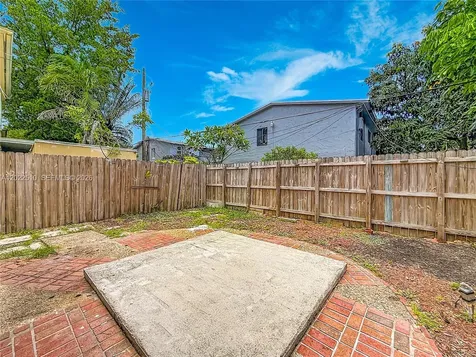 3702 SW 60th Terrace Davie FL 33314