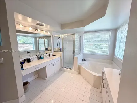 4020 Sapphire Cove Weston FL 33331